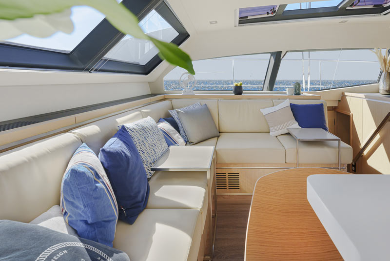 Sellerie intérieure pour catamarans