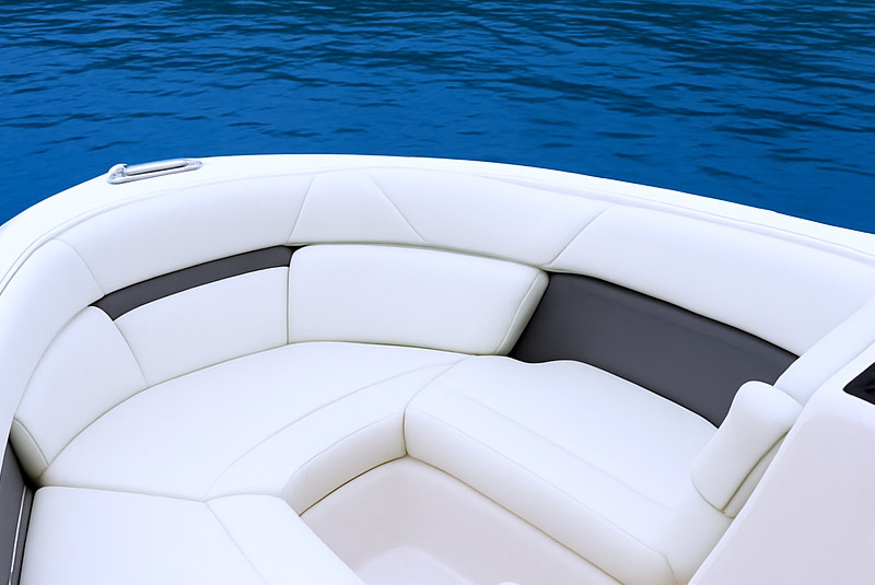 Sellerie extérieure pour bateau à moteur