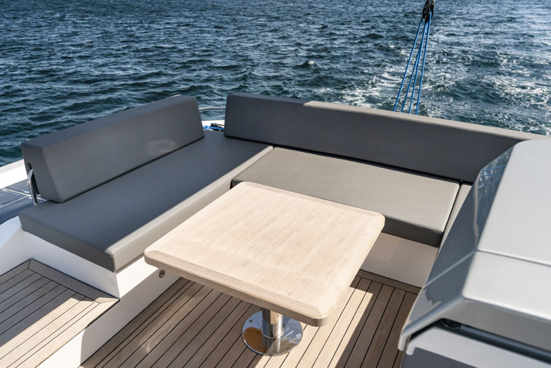 Sellerie extérieure pour rénovation de bateau