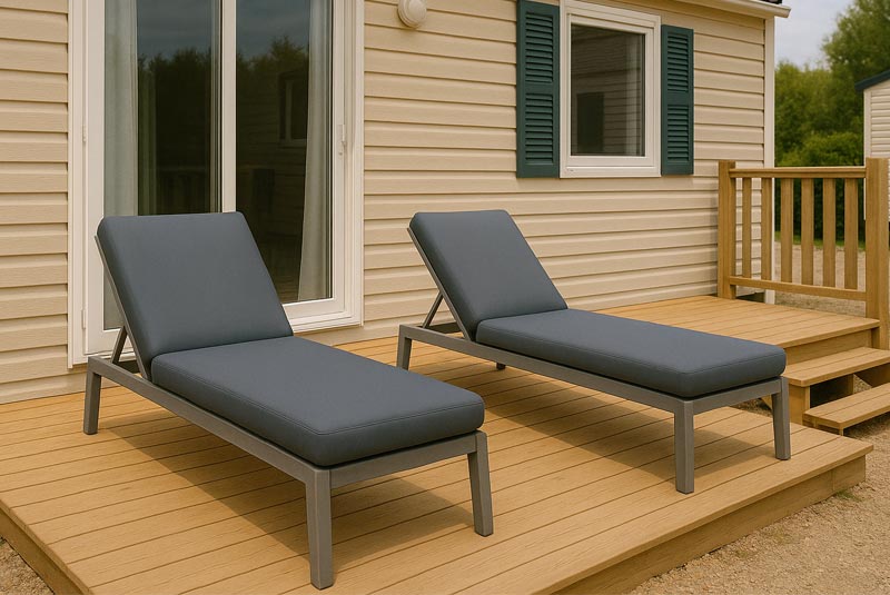 Outdoor upholstery for mobile homes and chalets